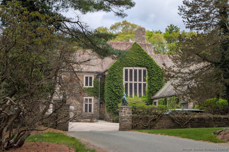 Penguin Hall's future uncertain as June auction looms for campus Penguin Hall's future uncertain as June auction looms for campus