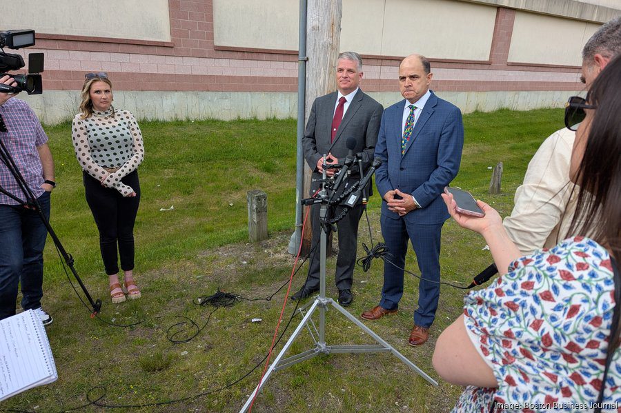 Longtime Market Basket executives say they expect to be fired Longtime Market Basket executives say they expect to be fired