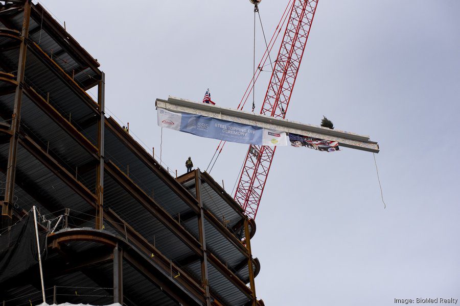 Most of the biggest construction projects in Mass. are in the public sector Most of the biggest construction projects in Mass. are in the public sector